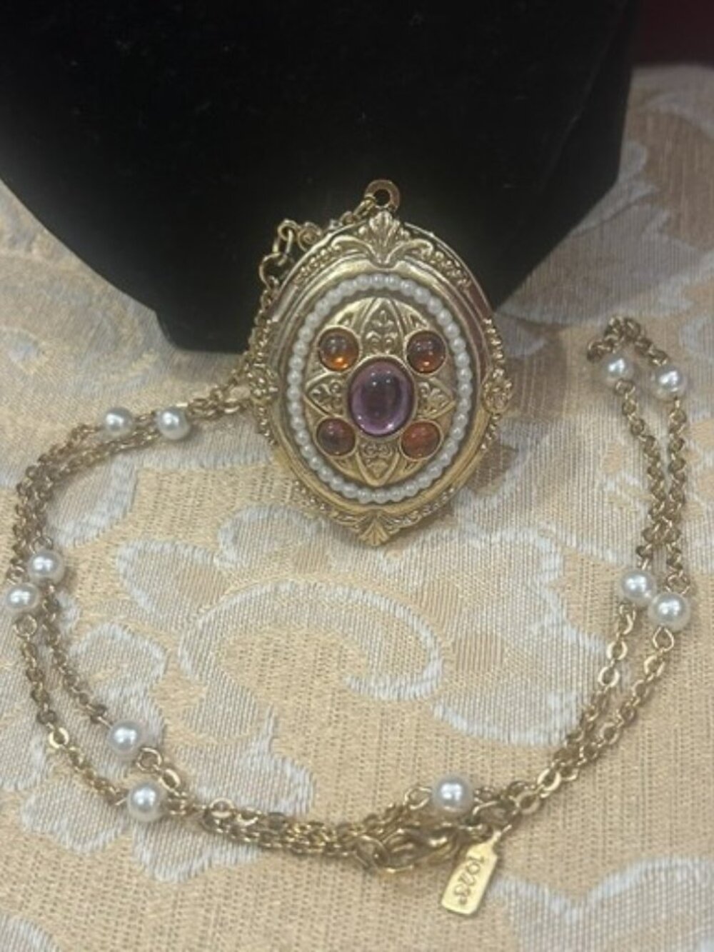 1928 Jewelry Co Large Gold Oval Ornate Locket Pendant NECKLACE